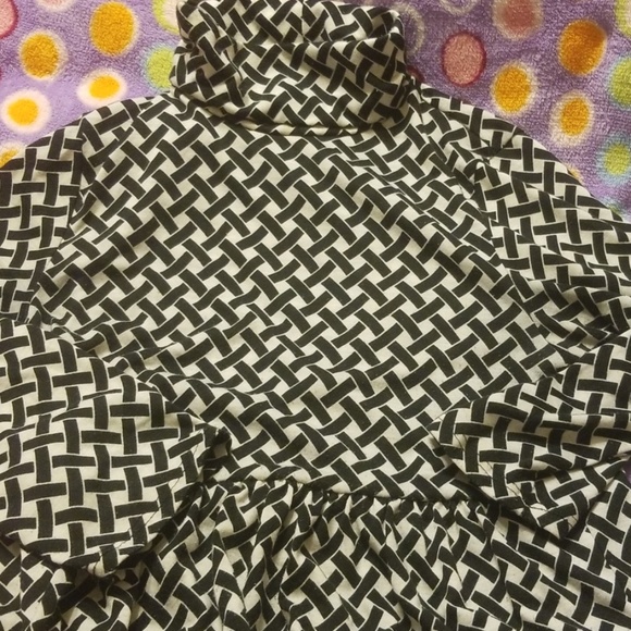 Top. Womens. - Picture 2 of 7